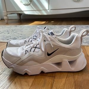 Nike womens ryz 365
